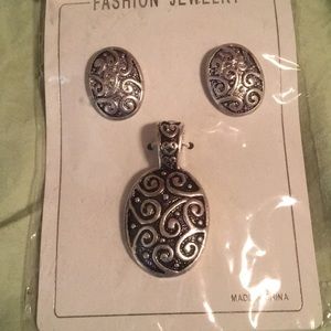 Earrings and necklace drop